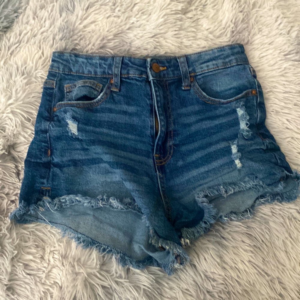 Women’s jean shorts— stretchy